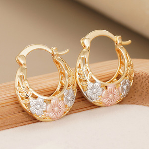 Orecchini a polsino floreali da donna, morbidi, minimalisti, stile giardino, gioielli alla moda, per uso quotidiano, accessorio elegante - Product Image 1