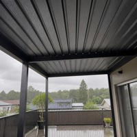 Panneau de toiture ondulé en métal avec âme en PU, profil Great Wall, isolation thermique, hauteur de profil 65 mm pour maison conteneur