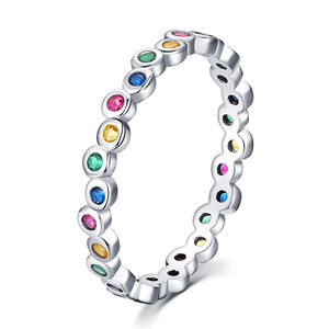 Anillo de Eternidad Moderno Chapado en Latón con Circonitas Cúbicas de Laboratorio, Gemas Arcoíris con Engaste de Bisel, Redondo, Unisex, para Uso Diario - Product Image 1