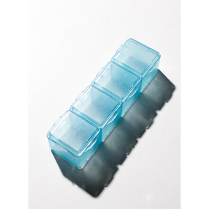 Boîte de rangement de pilules premium en 4 compartiments, grande capacité, organiseur de médicaments pour les soins quotidiens de la peau, tous types de peau, formule K Beauty - Product Image 1