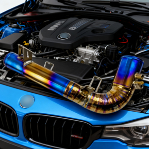 Pièces du système d'alimentation du moteur automobile OE 13718054842 Tuyau de suralimentation en titane pour BMW M2 48V - Product Image 1