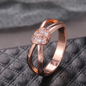 Anello semplice con micro pietre intarsiate, delicato ornamento creativo per le dita da donna - Product Image 4