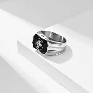 Anillo de acero inoxidable de estilo europeo y americano para hombre, <span class=keywords><strong>accesorios</strong></span> de manos con personalidad para rezar - Product Image 1