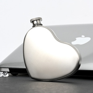 Biểu Tượng Tùy Chỉnh Xách Tay 3Oz <span class=keywords><strong>Mini</strong></span> Hình Trái Tim Thép Không Gỉ Hip <span class=keywords><strong>Flask</strong></span> Túi Nhỏ Rượu Rượu Chai Cho Quà Tặng - Product Image 3