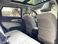 SUV Compacto Usado Económico BAIC Huansu S5 2017 2018 1.3T 5MT LHD 133HP 185Nm Techo Panorámico Cámara Trasera Coche Usado Confiable