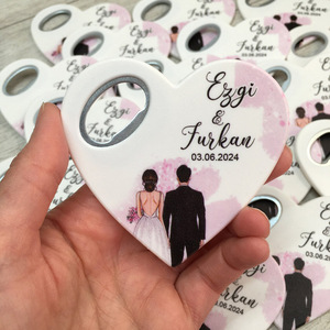 Apribottiglie Personalizzato a Forma <span class=keywords><strong>di</strong></span> Cuore con Magnete, <span class=keywords><strong>Regalo</strong></span> Originale per Matrimoni, Compleanni e Feste, Souvenir in Plastica - Product Image 1
