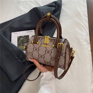 Bolso de Mano Cilíndrico Retro de Lujo, Estilo Europeo y Americano, Gran Capacidad, Multifuncional.99128 - Product Image 1