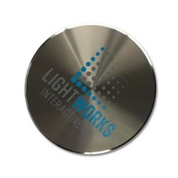 Plaque décorative en alliage d'aluminium texturé sur mesure, finition brossée, sablée, anodisée, logo sérigraphié, haute brillance