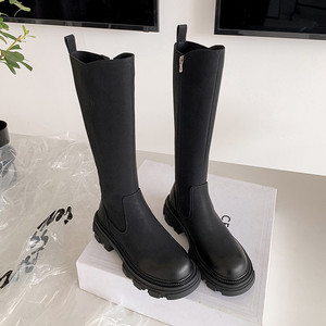 Les talons hauts unisexes fabriqués en Chine pour l'automne et l'hiver se vendent bien. Chaussures en cuir de vache de haute qualité, confortables et de créateur - Product Image 6