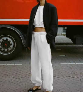 เซ็ตเสื้อฮู้ดและกางเกงสเวตเตอร์ขาตรงสำหรับผู้หญิงชุดครอปจ็อกเกอร์ชุดวอร์ม Y2k ขาตรง - Product Image 4