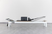 Machine de Pilates et de Yoga Pliable en Aluminium Durable et Portable pour la Maison avec Lit Réglable