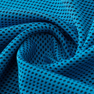 <span class=keywords><strong>Toalla</strong></span> refrescante <span class=keywords><strong>deportiva</strong></span> <span class=keywords><strong>de</strong></span> secado rápido Fitness Ice Silk Color sólido Logo impreso <span class=keywords><strong>Toalla</strong></span> <span class=keywords><strong>de</strong></span> hielo absorbente <span class=keywords><strong>de</strong></span> sudor - Product Image 4