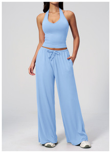 Ensemble décontracté 2 pièces pour femme, jaune clair rayé, haut sans manches à col halter, pantalon court à jambes larges, respirant, en polyester tricoté - Product Image 4