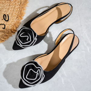 Zapatos Planos de Mujer con Tira Trasera, Negros, con Punta en Pico, con Volantes 3D y Flores, para Oficina, Fiesta o Uso Diario - Product Image 1