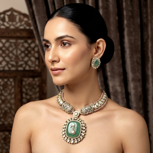 Ensemble collier ras-du-cou et boucles d'oreilles en laiton plaqué or 14 carats de qualité supérieure, idéal pour les fêtes, mariages, anniversaires et fiançailles - Product Image 1