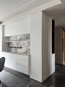 Vitrina de Madera Personalizada para Vino con Iluminación LED, Elegante para Bar en Casa, Interiores de Lujo - Product Image 4