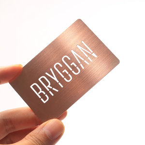 บัตรธุรกิจโลหะสีดำเคลือบโรสโกลด์ พร้อมสลักโลโก้ด้วยเลเซอร์ - Product Image 4