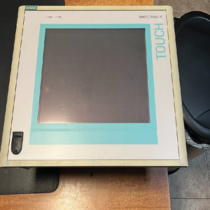 Nouveau PLC d'origine prêt à l'emploi 6AV7612-0AB20-0BF0 Ordinateur à écran tactile *Prix abordable* en stock - Product Image 1