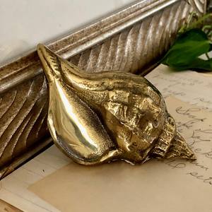 Peso de papel de latón macizo decorativo de Venta caliente para decoración de mesa - Product Image 3