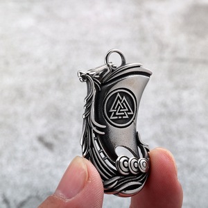 Collier pendentif bateau à voile Viking unisexe en acier inoxydable vintage, design géométrique, bijou cadeau - Product Image 4