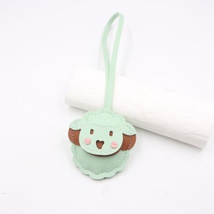 Hot Good Quality Leather Sheep <b>Keychains</b> Animals Leather Key Chains Luxury Fashion Keyrig Pendants for Bag Decoration - Product Image 2