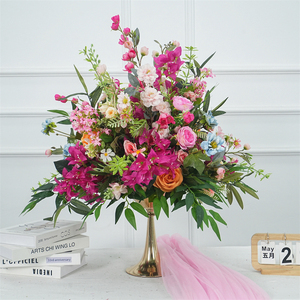 Centros de mesa florales para fiesta nupcial, bolas de flores artificiales de seda rosa intenso con plantas, bolas de flores rosas - Product Image 1