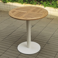 Table de repas extérieure de style cour moderne en bois de teck composite bois-plastique MDF avec structure en fer forgé finition grain de bois noir/blanc