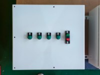 Panneau de commande antidéflagrant Ex Db Eb IP66 IECEx ATEX avec bouton d'arrêt d'urgence pour les installations pétrochimiques et industrielles