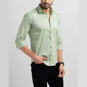 Chemise décontractée pour homme, effet vintage, finition vieillie et toucher doux, pour un look rétro et un caractère authentique. - Product Image 5