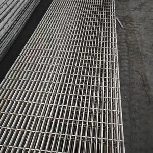 <span class=keywords><strong>Grille</strong></span> en acier galvanisé à chaud résistante au feu, <span class=keywords><strong>grille</strong></span> en acier pour passerelles, <span class=keywords><strong>grille</strong></span> plate en treillis pour passerelles - Product Image 1