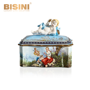 Porcelaine blanche é<span class=keywords><strong>l</strong></span>égante de style baroque français avec boîte à couvercle en cuivre Boîte peinte à la main avec couvercle de chérubin inclinable Ornement de maison - Product Image 4