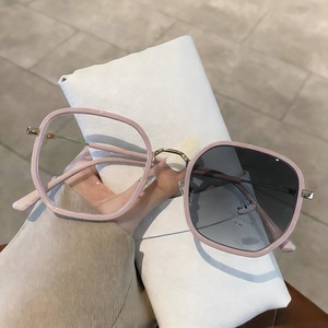 Lunettes de vue photochromiques élégantes à monture large et ovale pour femmes, verres personnalisables, outil de beauté sans maquillage - Product Image 1