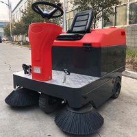 Balayeuse à quatre roues pour le nettoyage des sols des parkings