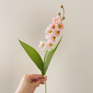Bouquet de fleurs artificielles en soie de lys du val de la vallée Xinlei, fait main, pour la décoration de la maison et les accessoires de mariage - Product Image 1