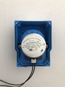Pompe doseuse numérique fabriquée en Italie, système de dosage chimique haute précision pour le traitement de l'eau des piscines et les applications de détergents - Product Image 5