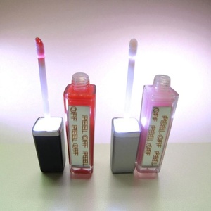 Brillant à lèvres avec miroir et lumières LED - Product Image 2