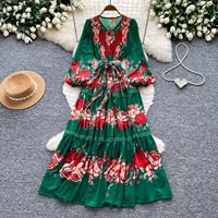 Robe élégante à taille haute, coupe ajustée, manches longues, col en V, disponible en plusieurs imprimés, idéale pour les vacances et les occasions spéciales, vente en gros