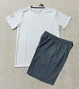 Conjunto Deportivo de Verano para Hombre, Camiseta y Pantalones Cortos de Secado Rápido, Uniforme de Fútbol Personalizado, Traje Deportivo de Fútbol de 2 Piezas - Product Image 1