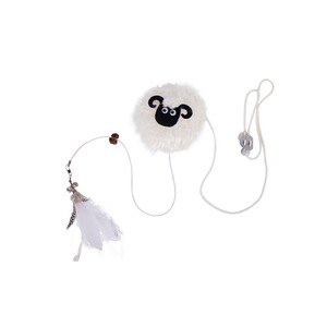 Giocattolo per Gatti a Forma di Pecora in Peluche, Dispenser di Snack Interattivo in ABS da Appendere alla Porta, con Silvervine e Agnello Liofilizzato - Product Image 1