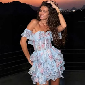 Elegante Vestido de Noche sin Tirantes con Hombros Descubiertos, Estampado Floral, Capa Transparente y Cintura Imperio para Mujer - Product Image 4
