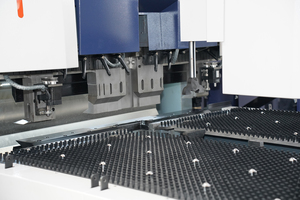 Bảng điều khiển bền Bender cho sản xuất 24/7 liên tục - Product Image 4