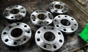 Bridas de aluminio mecanizadas con precisión por CNC de China, ligeras para la industria automotriz y aeroespacial - Product Image 6