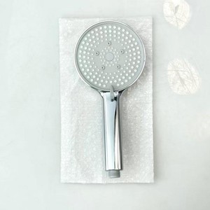 Doccetta a pannello grande cromata con 5 modalità regolabili, ugelli in silicone anti-intasamento, flusso d'acqua super potente per il bagno - Product Image 3