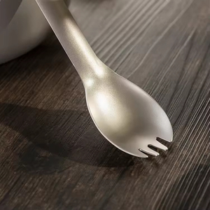 Fourchette-cuillère moderne de haute qualité en titane pur sablé, durable, écologique, portable, pour camping et pique-nique - Product Image 4