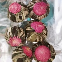 Thé fleuri naturel en marque blanche, boule de thé aux fleurs pures en pleine floraison