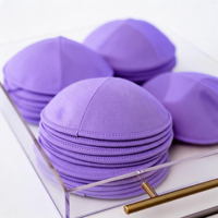 Paarse zachte op maat gemaakte kippa met bloemenbinnenvoering, gepersonaliseerde print voor Joodse Bat Mitzvah, Joodse geschenken, bruiloftfavoren