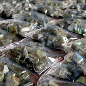 Pendentif en agate naturelle, perles, pierres précieuses émeraude, pierre à facettes ample, labradorite, vente en gros, pierres précieuses polies, vente en gros - Product Image 3