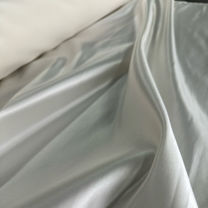 <span class=keywords><strong>Satin</strong></span> de soie Duchess, <span class=keywords><strong>satin</strong></span> de soie <span class=keywords><strong>blanc</strong></span> 26,5 mm pour robe de mariée en soie - Product Image 1