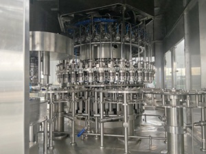 1000-36000BPH Combiblock Máquina de llenado y tapado Línea de producción completa - Product Image 5
