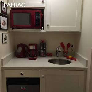 Mini-cuisine sur mesure avec évier en acrylique, armoires de base, robinet, charnières, glissières de tiroir, en forme de L pour armoires de cuisine de chambre d'hôtel - Product Image 3